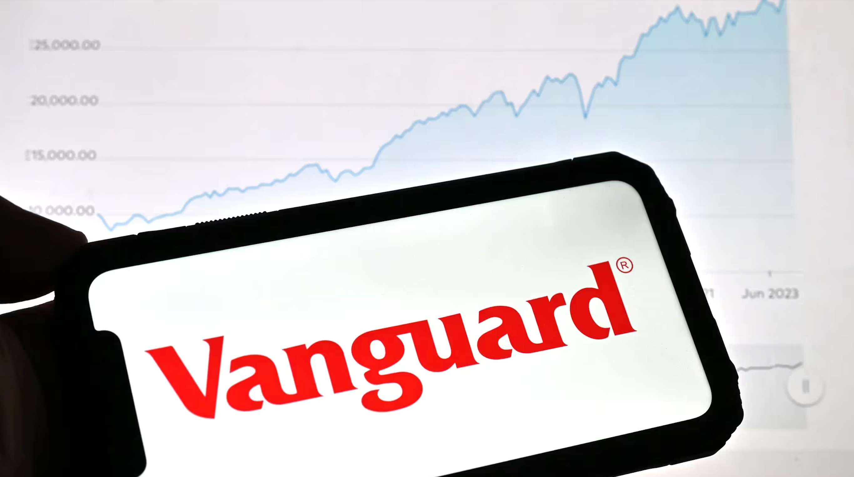 Vanguard, Avowedly Anti-Crypto, Names Bitcoin-Friendly Ex-BlackRock Exec as CEO.